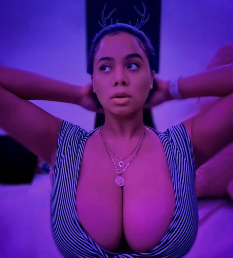 audryadames exclusive model pic