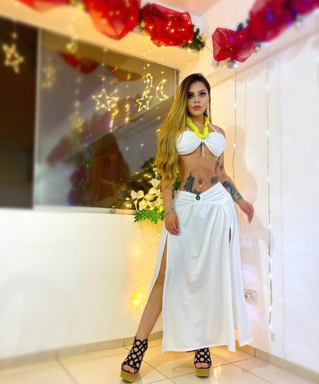 Stefany Camus Gutierrez art model images