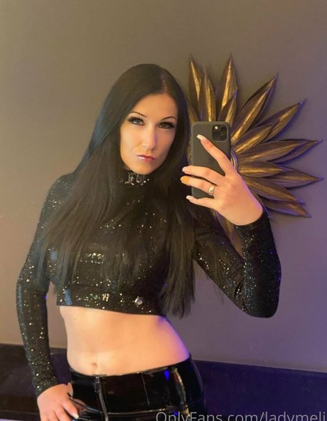 MeliDeluxe star nude photo