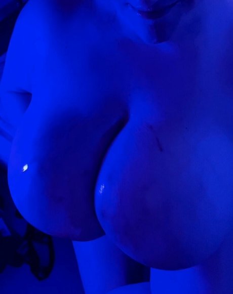 Rileslit nude actress images