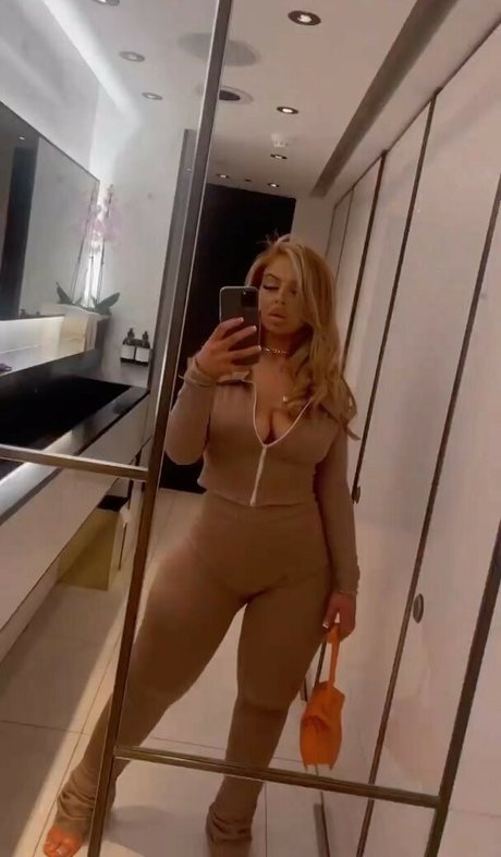 Esmee Dream nudes model photos