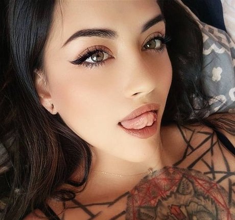 Prunette star erotic galleries