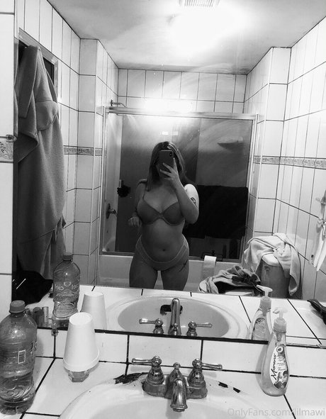 pretty ebony onlyfans pornos images