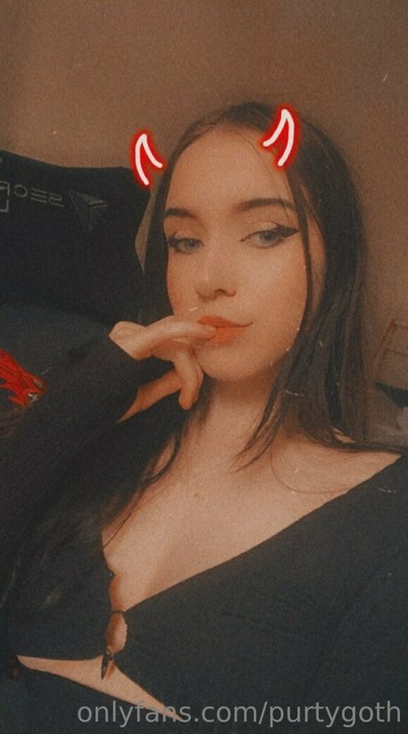 Purtygoth model naked pictures