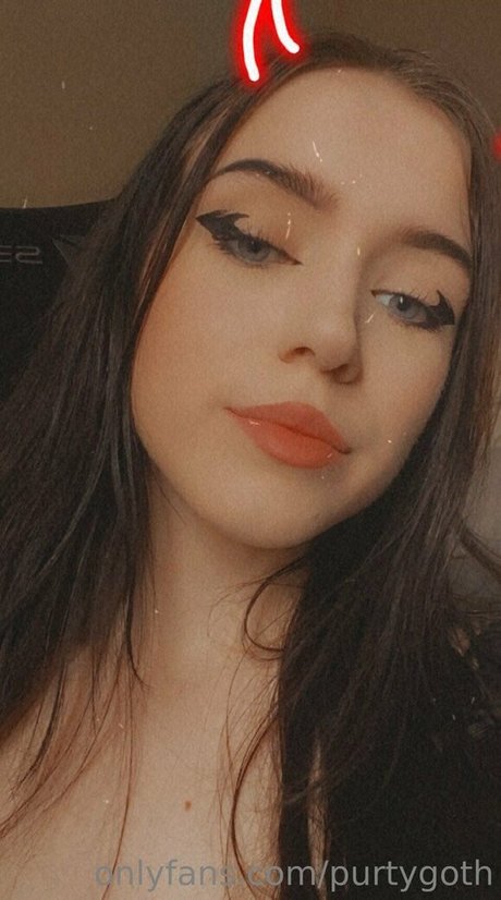 Purtygoth perfect model photo