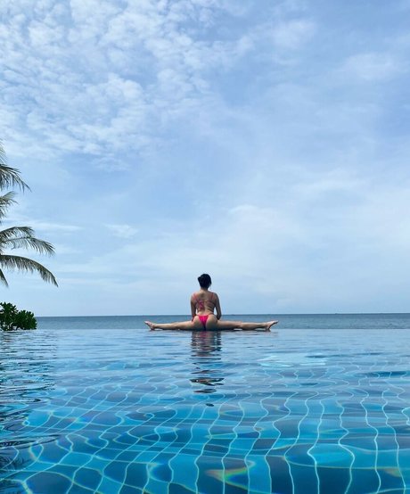 anysia x nude star image