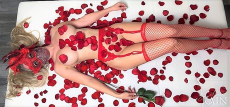 Eden Kain model naked picture