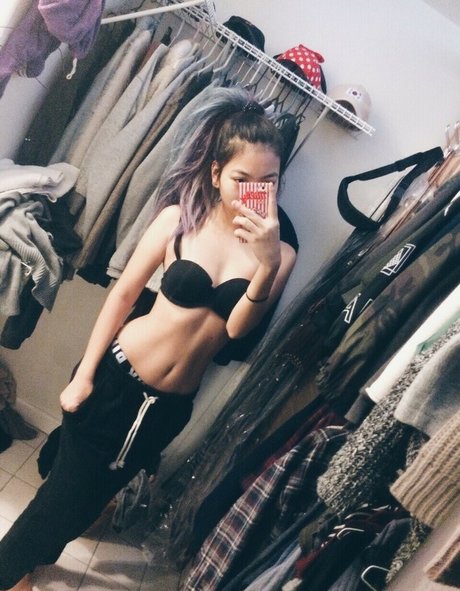 Tch0m model exclusive photo