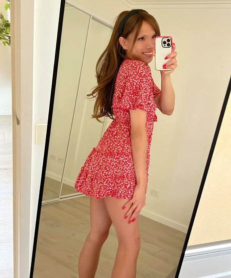 Sashimi Shush pretty actress img