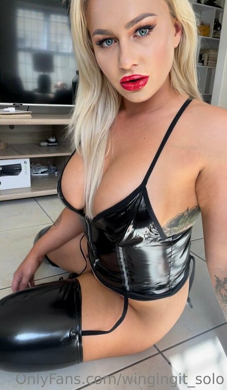 wingingit solo porn star image