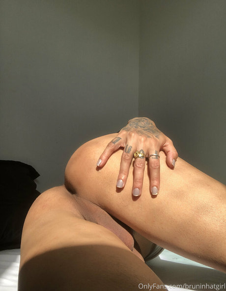 bruninhatgirl top model archive