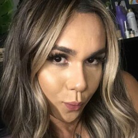 bruninhatgirl erotic actress pictures