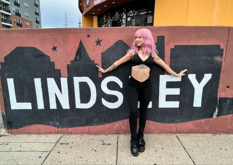 lindseyparanormal star beautiful pic