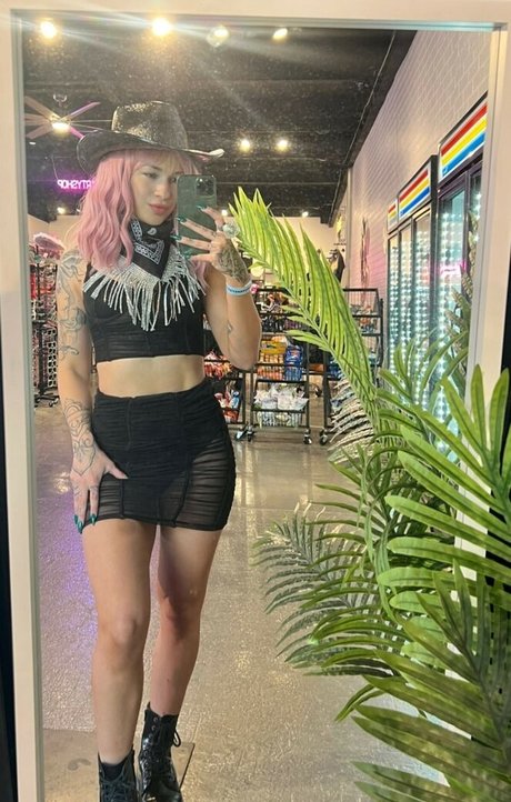 lindseyparanormal star erotic pics