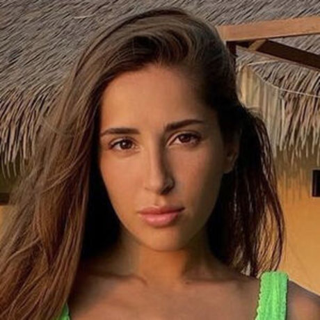 Xvatitttt model pornographic image