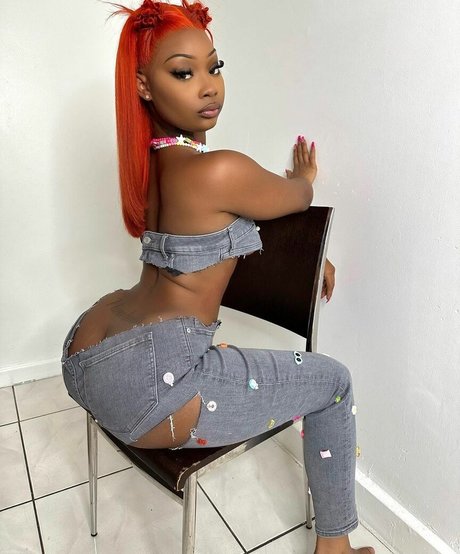 Daalischus model nice pics