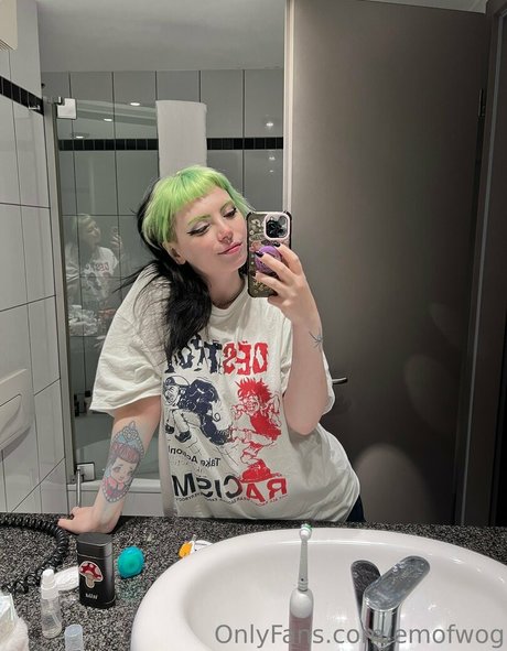 emofwog art model photos