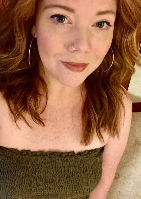 Naughtyexpastorswife naked model image