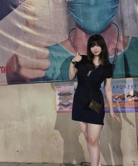 ZhouYiQin top star pic