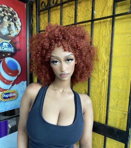 Solaya Ismail model naked photo