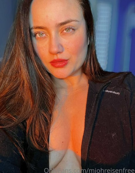 mjohreisenfree pretty model image