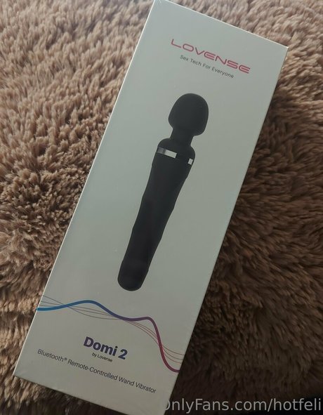 hotfeli naked actress pics