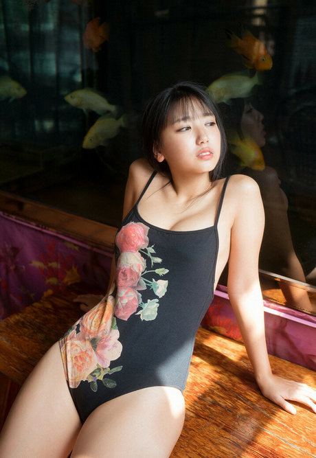 Aika Sawaguchi pretty model photo