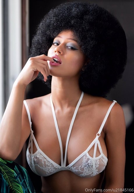 stormimayafree art star archive