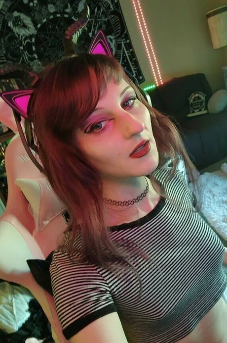 Sora Blackheart model exclusive images