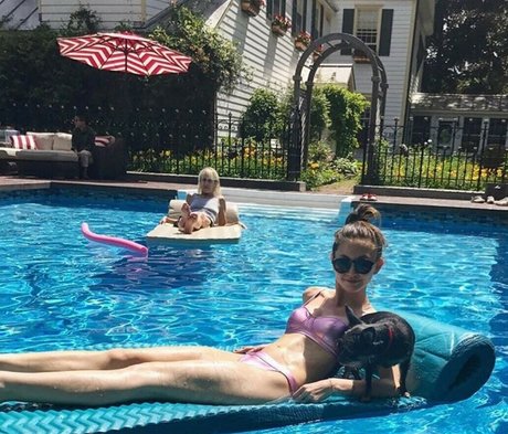 Kimiko Glenn nice model picture