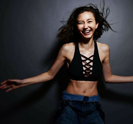 Kimiko Glenn top actress gallery