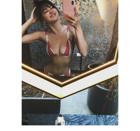 Kimiko Glenn sex star pictures