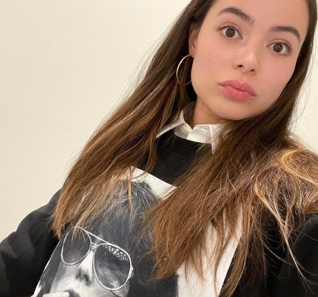 amateur lesbian onlyfans naked photos