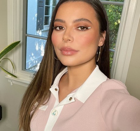 Miranda Cosgrove pornstar xxx photo