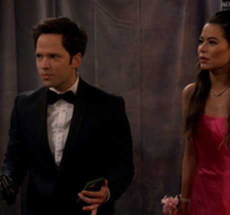 Miranda Cosgrove naked star img