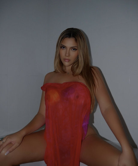 Nicol Savage pornstar high quality gallery