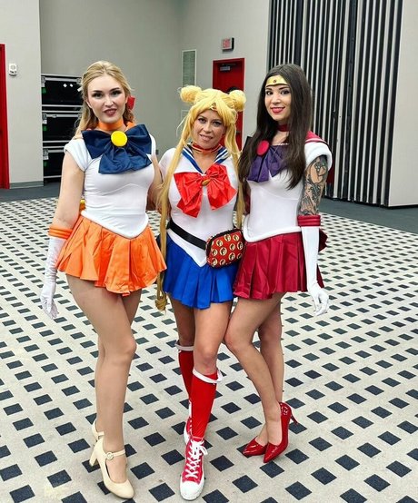 Melonie Mac pornstar nude pics