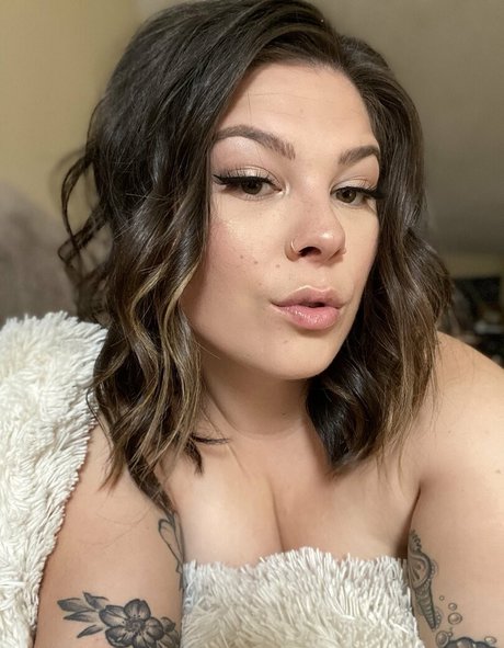 erynn beautiful model picture