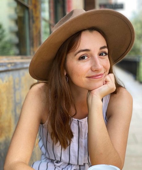 Sarah Lavender nude pornstar picture