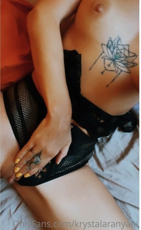 Krystal Aranyani perfect actress pics