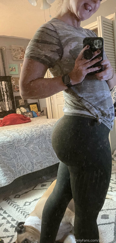 Ishrn hot model picture