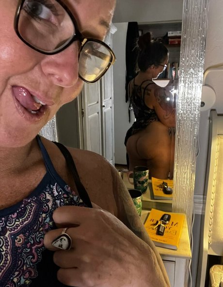 Ishrn pornstar hot gallery