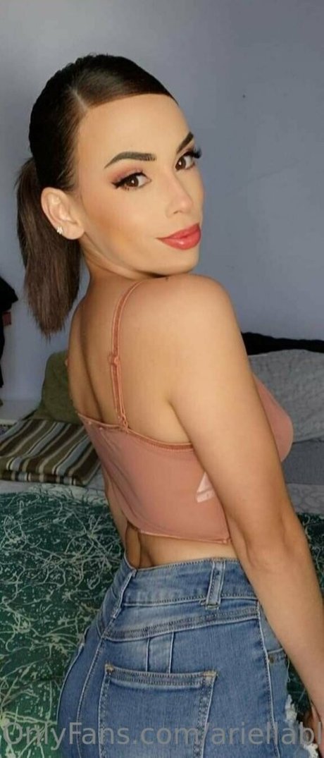 ariellabloom pretty model photo