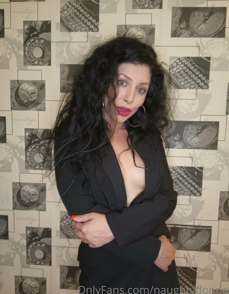 naughtydonna naked model photo