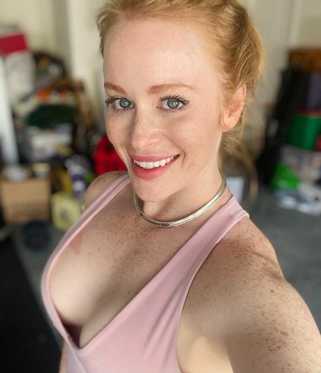 Natalie Renee Kirk erotic pornstar galleries