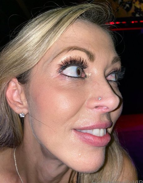 hollyhotwifevip star high quality image