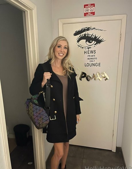 hollyhotwifevip sex actress image