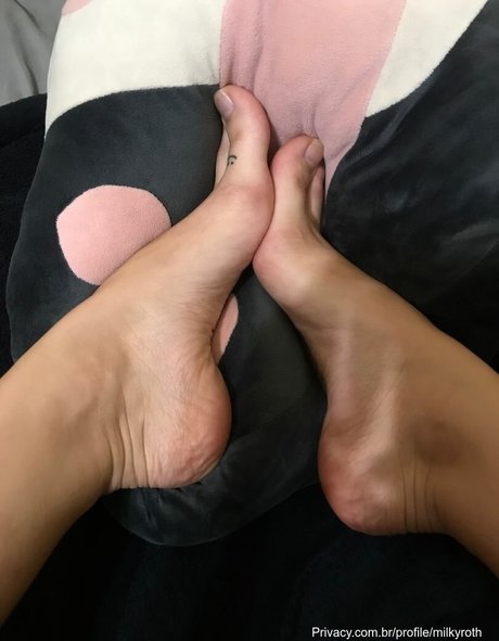 Milkyroth pornstar top photo