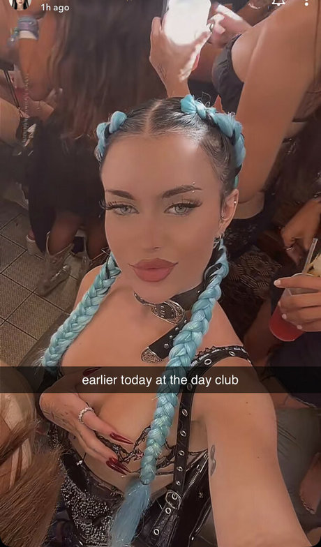 emmanorton model sexy pics