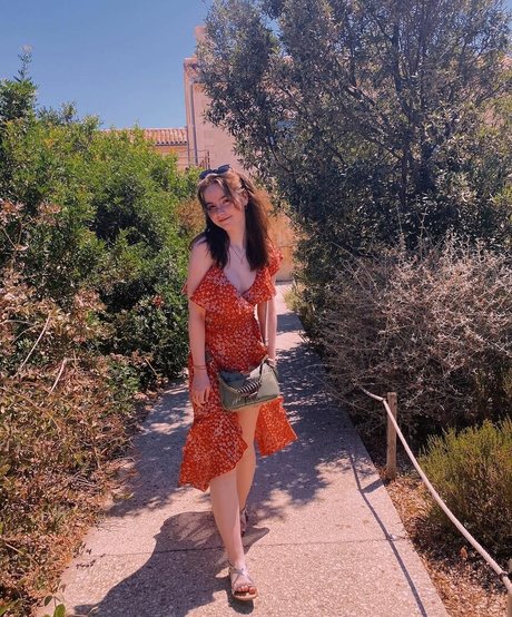 Laura Anne best star img